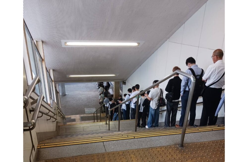 土気駅から代行バスの通勤時間の列